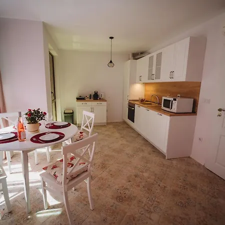 Andreya's Sea Apartment-beach, Sea Garden ,old Town, Free Parking, Free Evcharging Station Apartman Várna